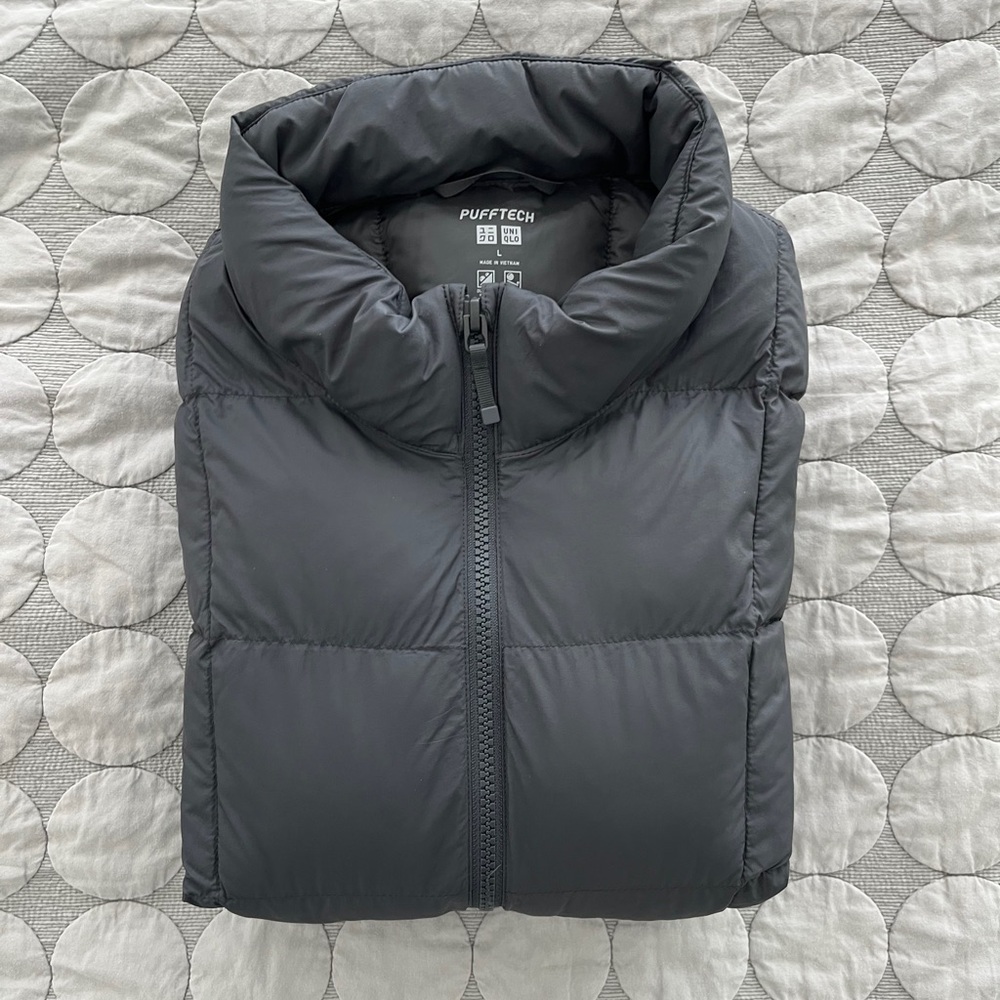 Uniqlo Men's Dark Gray Quilted Puffer Vest - Picture 7 of 9